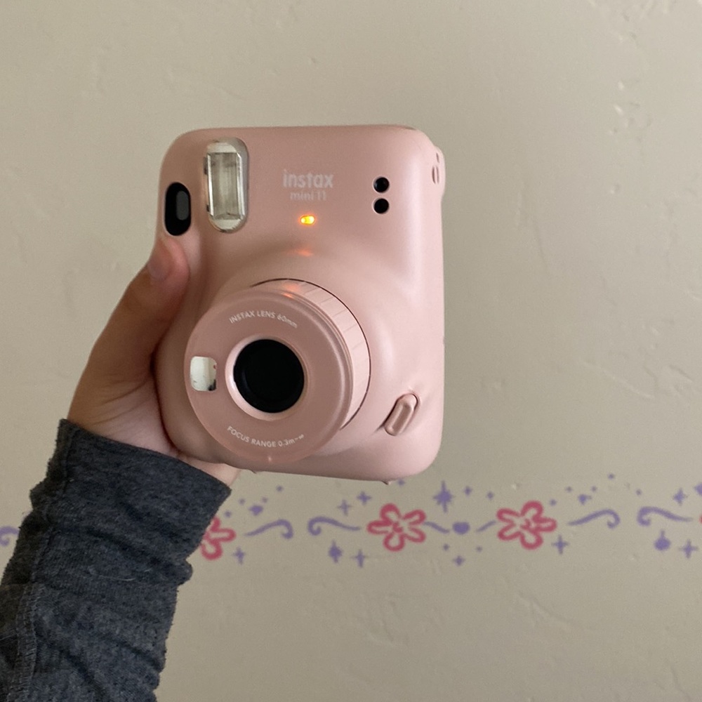 Fuji film camera - Picture 2 of 4